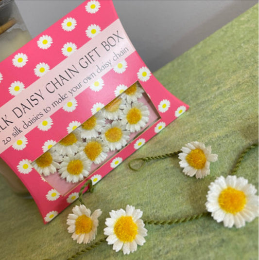 Daisy chain set pillow boxes 20 small daisies by Spotted Cow
