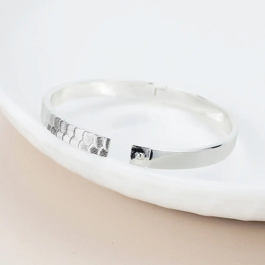 Silver plated scallop embossed bangle