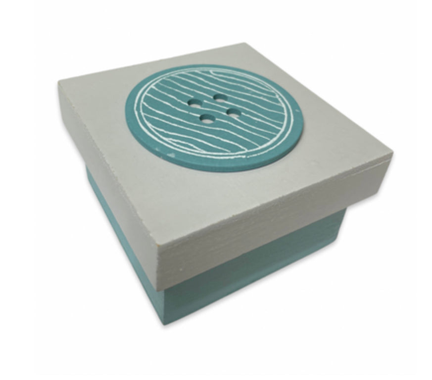 Wooden Button design box with lift off lid.