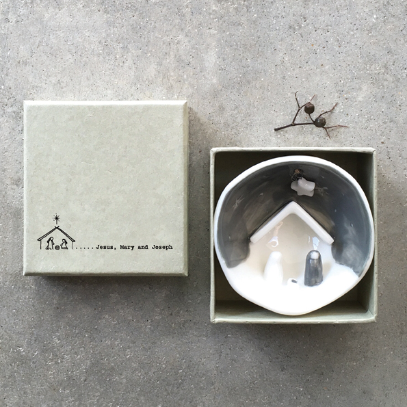 Half porcelain bauble-Jesus, Mary and Joseph