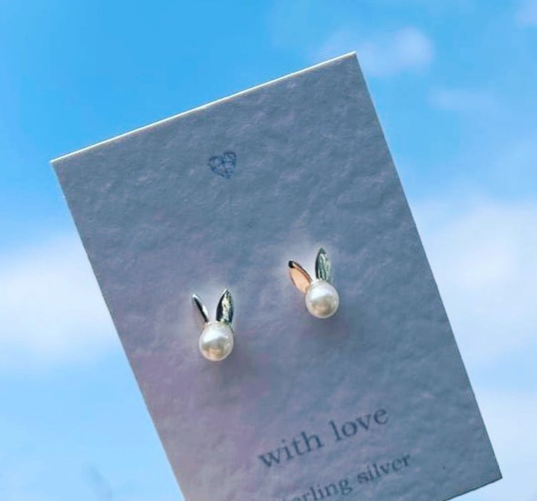 Rabbit head silver stud earrings