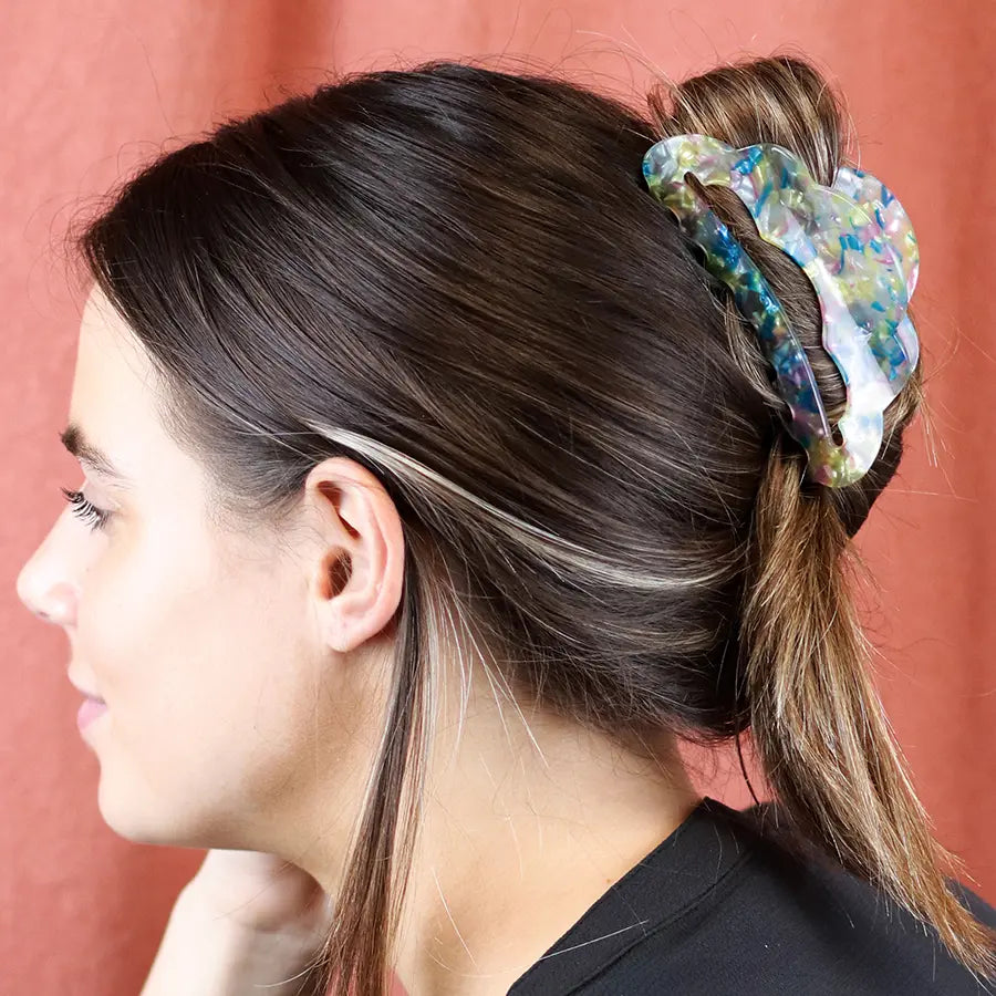 Mermaid mix scalloped claw hair clip