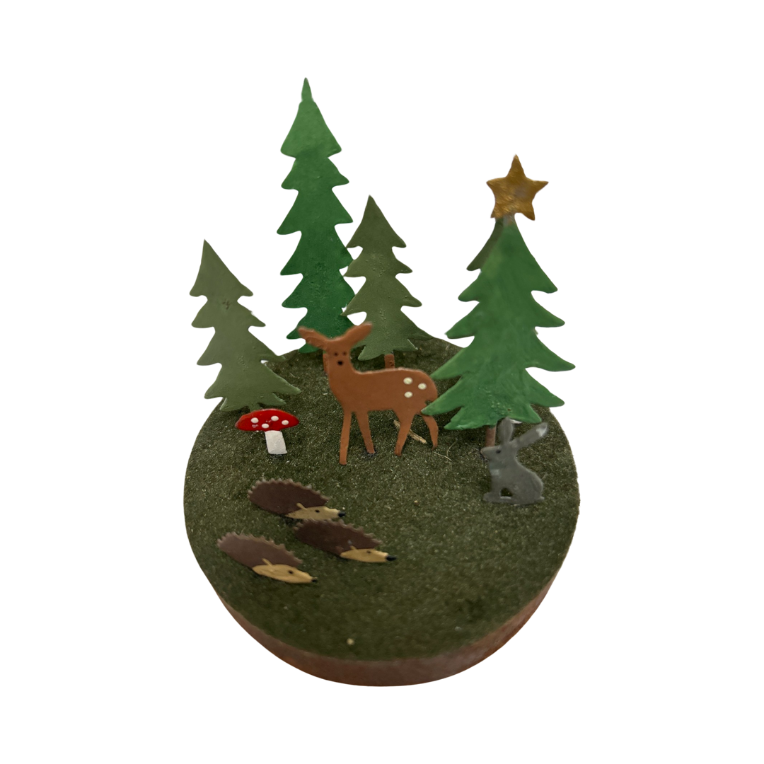 Mini woodland Christmas scene