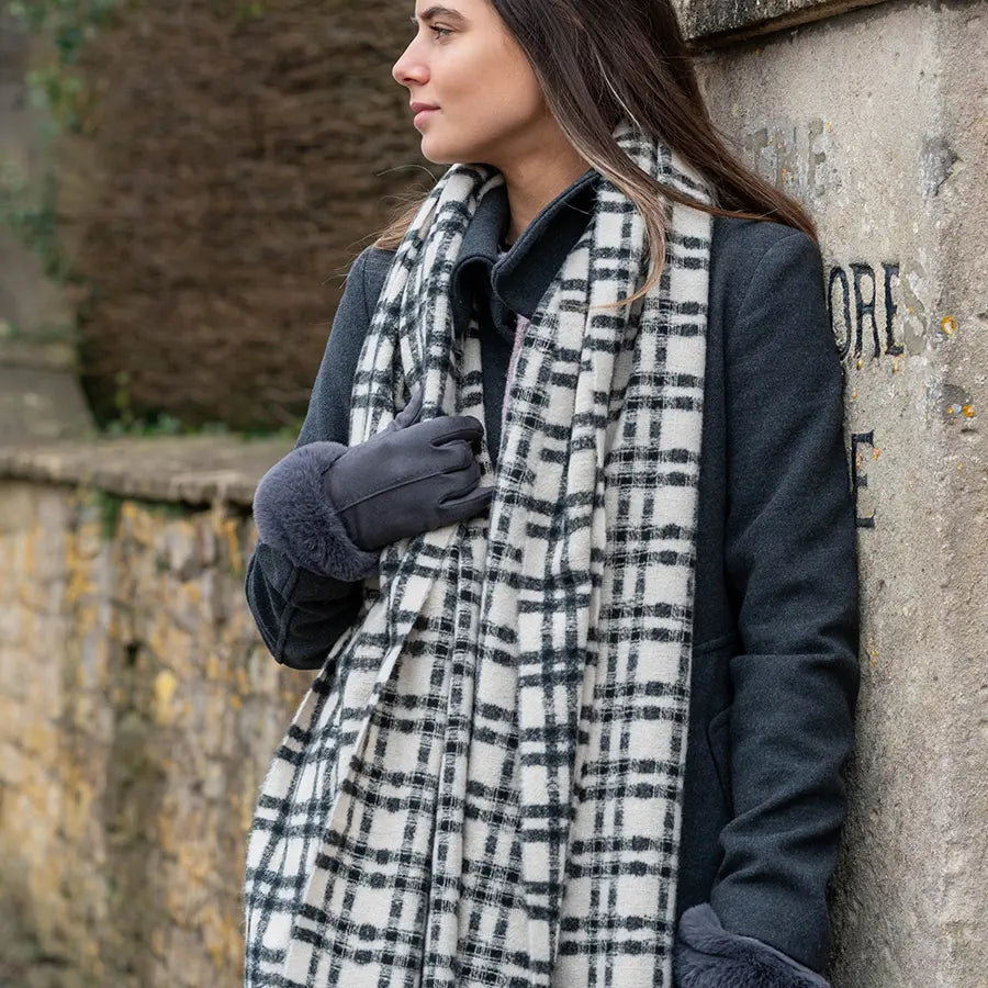Monochrome crosshatch check scarf