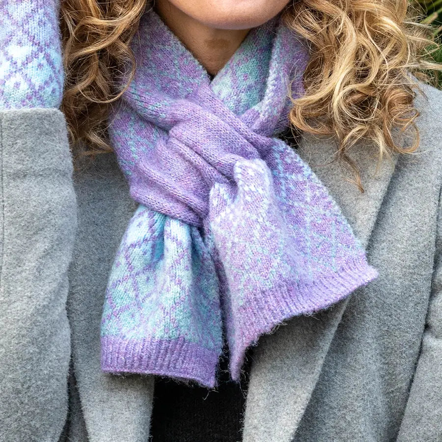 Recycled blend lilac diamond knit pull through scarf