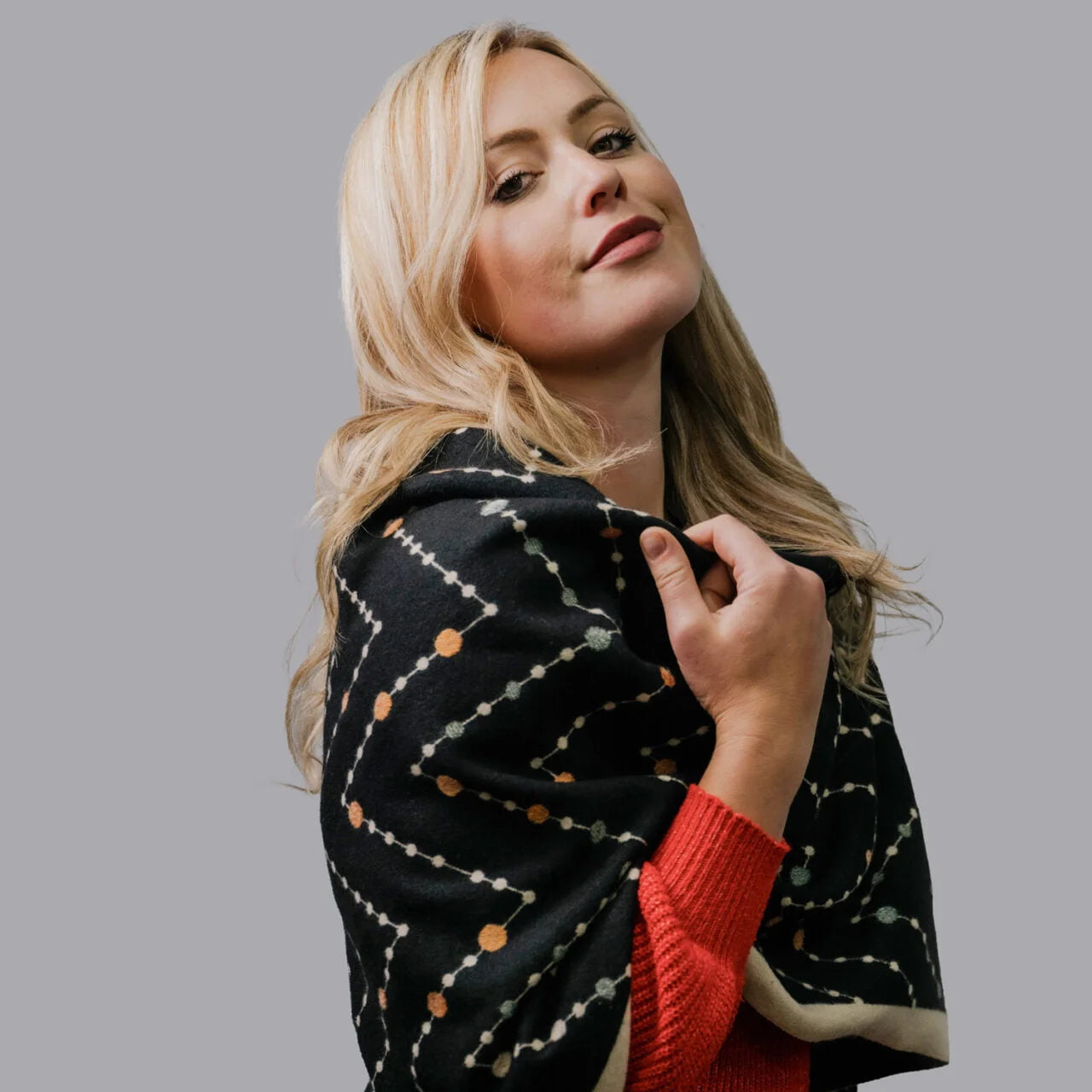 Pulse large black & cream reversible wrap