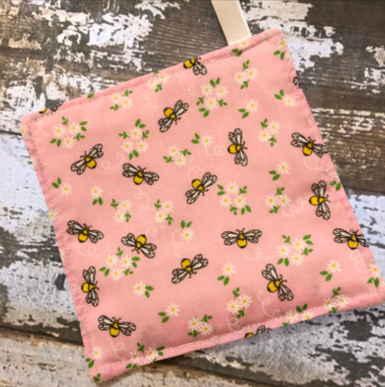 Bee print jar opening cloth by Stella’s stitchcraft