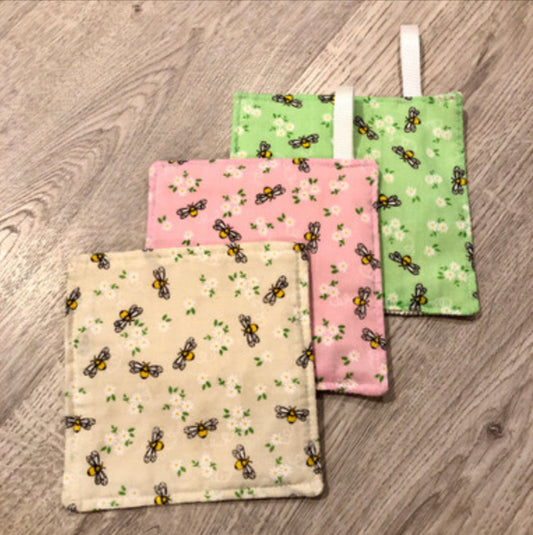 Bee print jar opening cloth by Stella’s stitchcraft