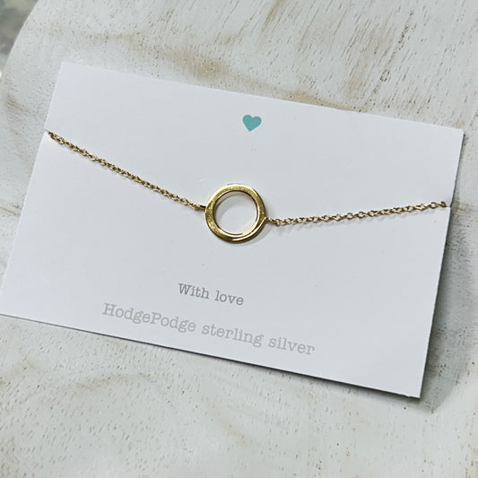 Circle link gold bracelet