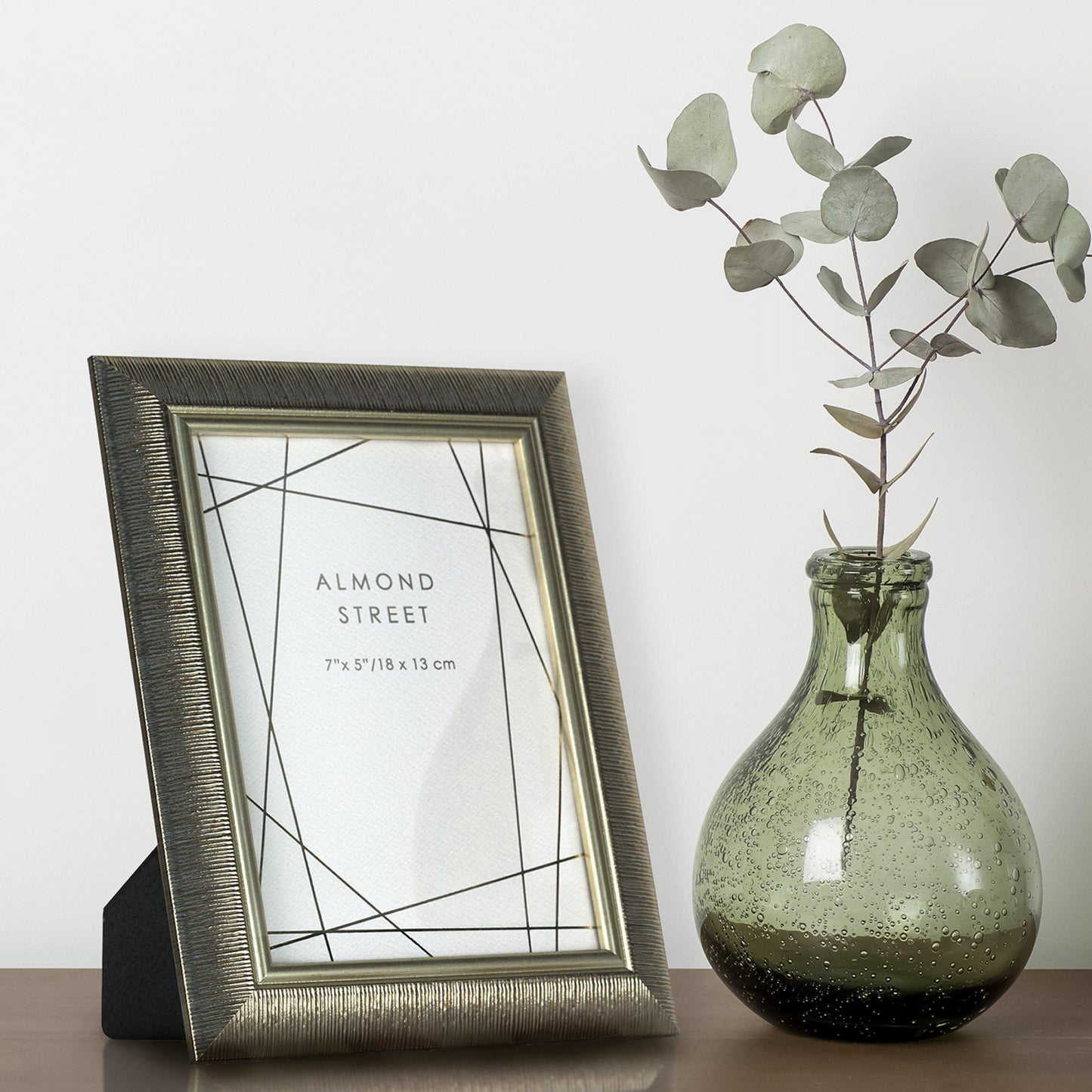 Fowey 7x5 photo frame (gold)